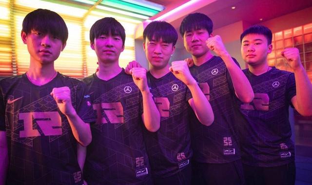 现代足球的 现代足球的